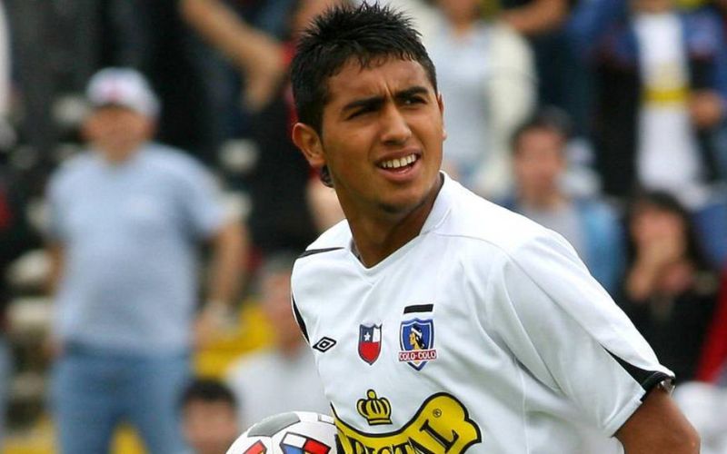 Những buổi tập luyện đầu tiên của Vidal tại học viện Colo-Colo
