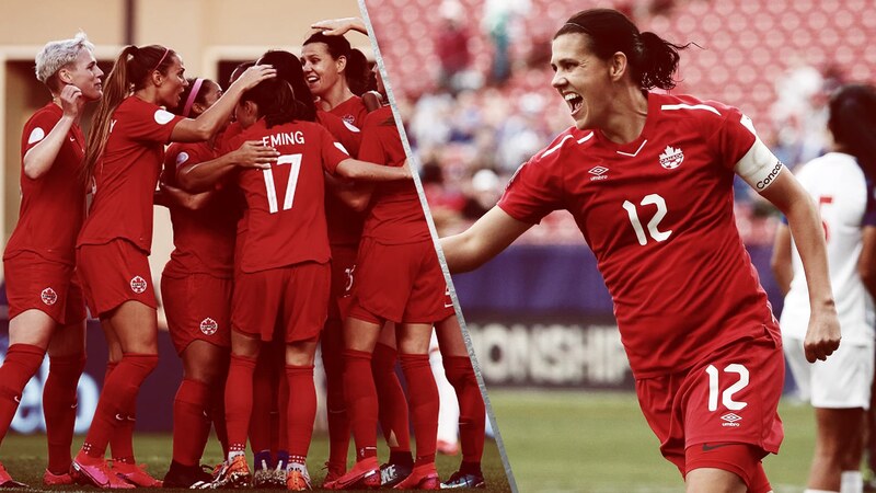 Christine Sinclair cùng đội tuyển Canada