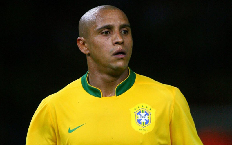 Roberto Carlos là huyền thoại bóng đá Brazil