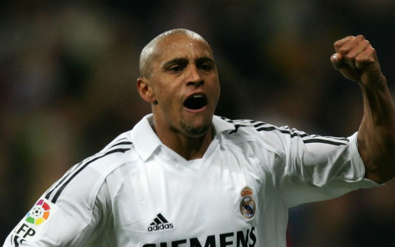 Roberto Carlos nổi bật với thể chất và lối chơi bóng kinh hoàng
