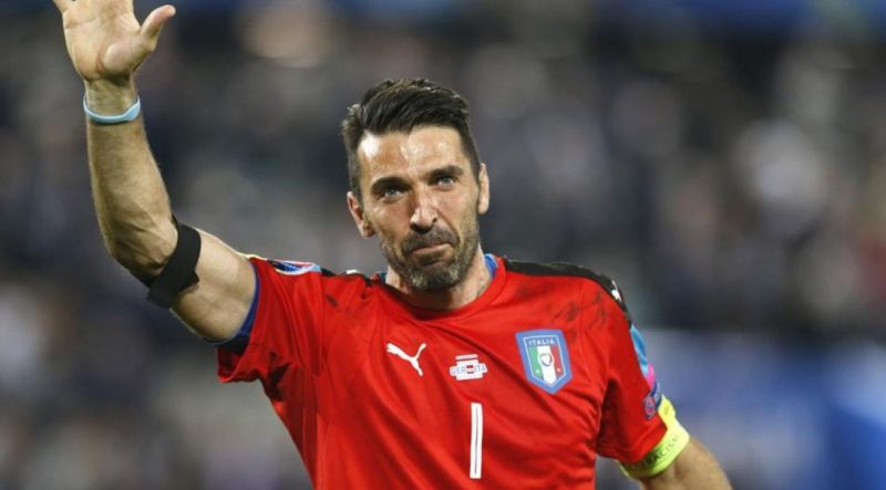 Gianluigi Buffon là huyền thoại thủ môn người Ý với sự nghiệp thi đấu kéo dài hơn hai thập kỷ