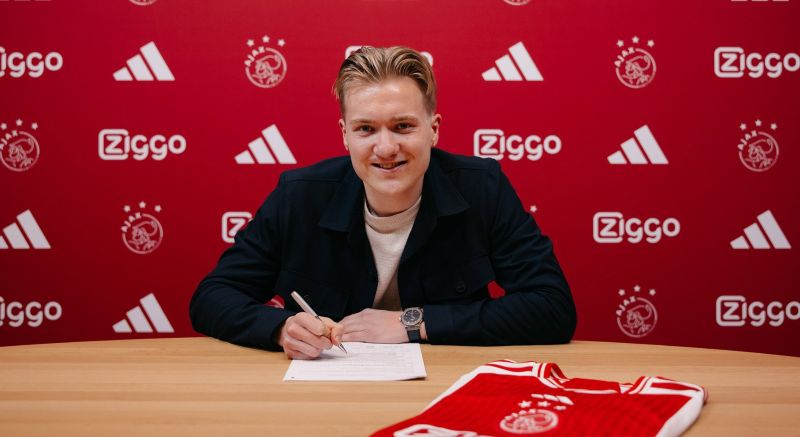 Julian Rijkhoff đang phát triển mạnh mẽ tại Borussia Dortmund