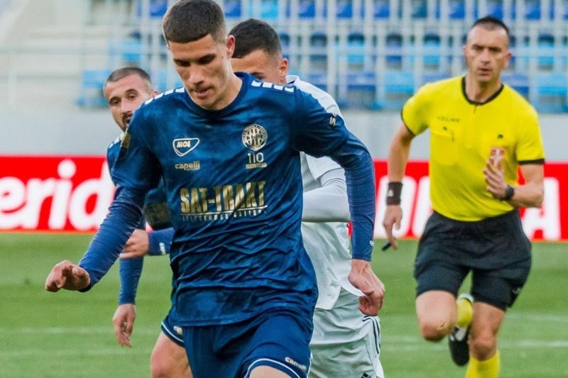 Với phong độ ổn định, anh đang dần khẳng định vai trò trụ cột tại CLB và tuyển Serbia